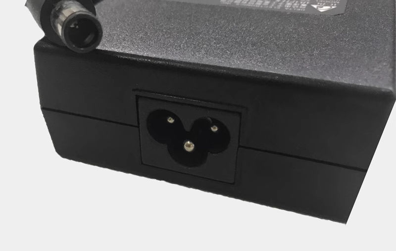 Zasilacz Delta ADP-180MB K 19. – Laptop Charger recenzja i cena